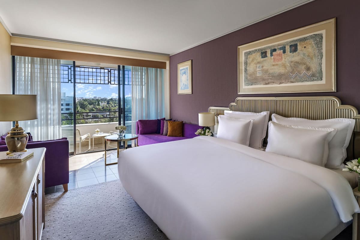 Premium bedding, minibar, in-room safe, blackout drapes