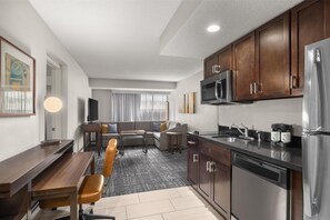 27-inch TV with cable channels, MP3 dock - Homewood Suites by Hilton Indianapolis Carmel (Carmel)