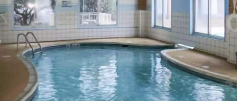 Piscine intérieure