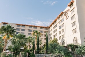 Building design - Hotel Encanto de Las Cruces (Las Cruces)