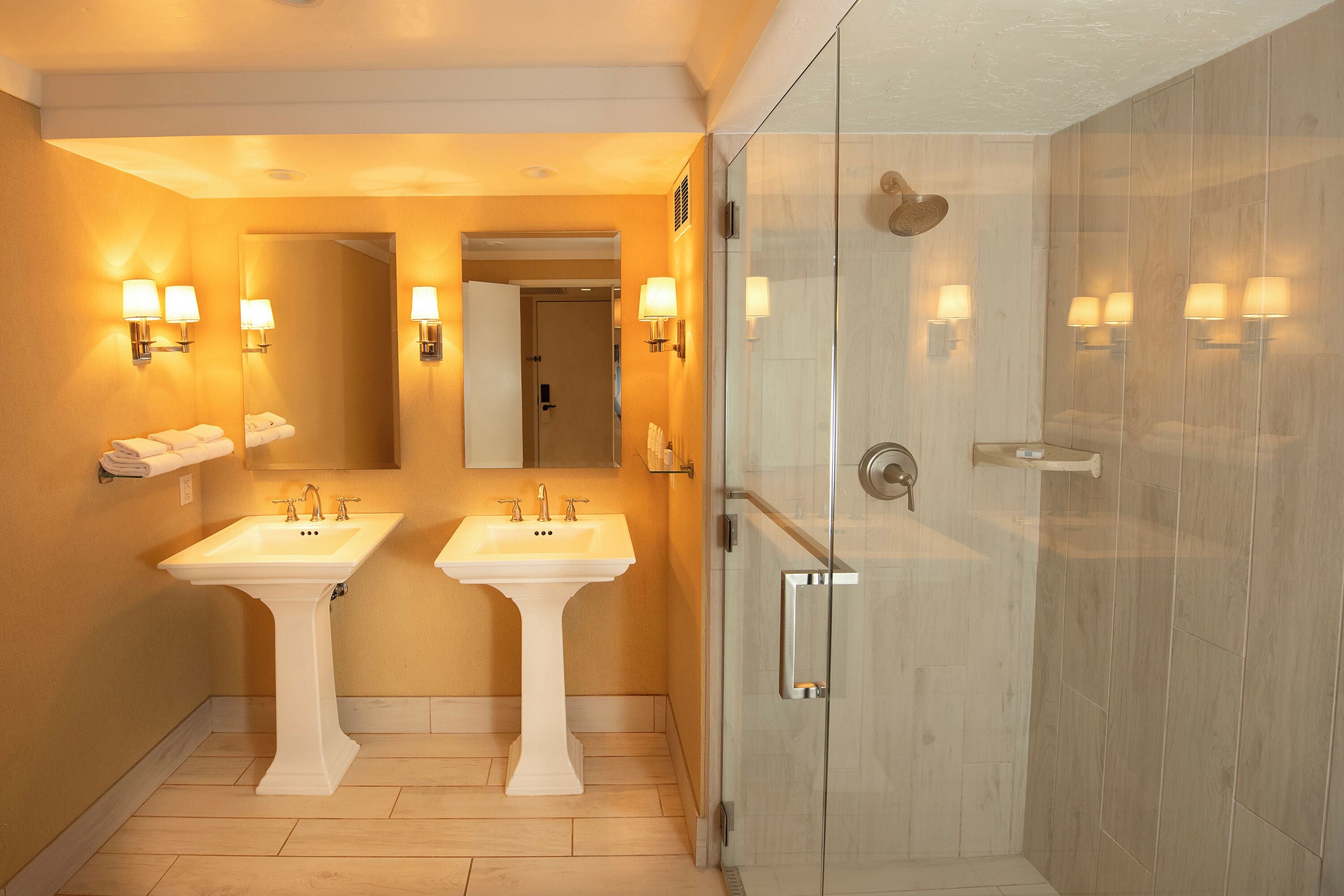 deluxe room, 1 king bed, terrace (pool) | bathroom | combined shower/bathtub, eco-friendly toiletries, hair dryer, towels