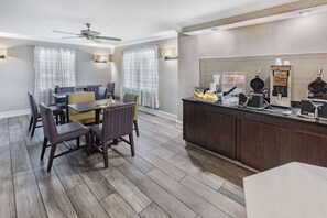Free daily continental breakfast