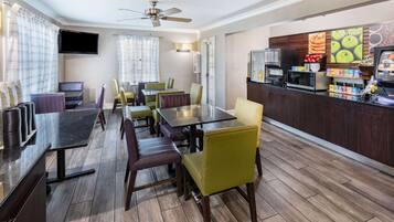 Free daily continental breakfast