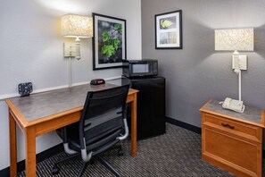 Pillow-top beds, desk, blackout curtains, iron/ironing board - La Quinta Inn by Wyndham Laredo I-35 (Laredo)