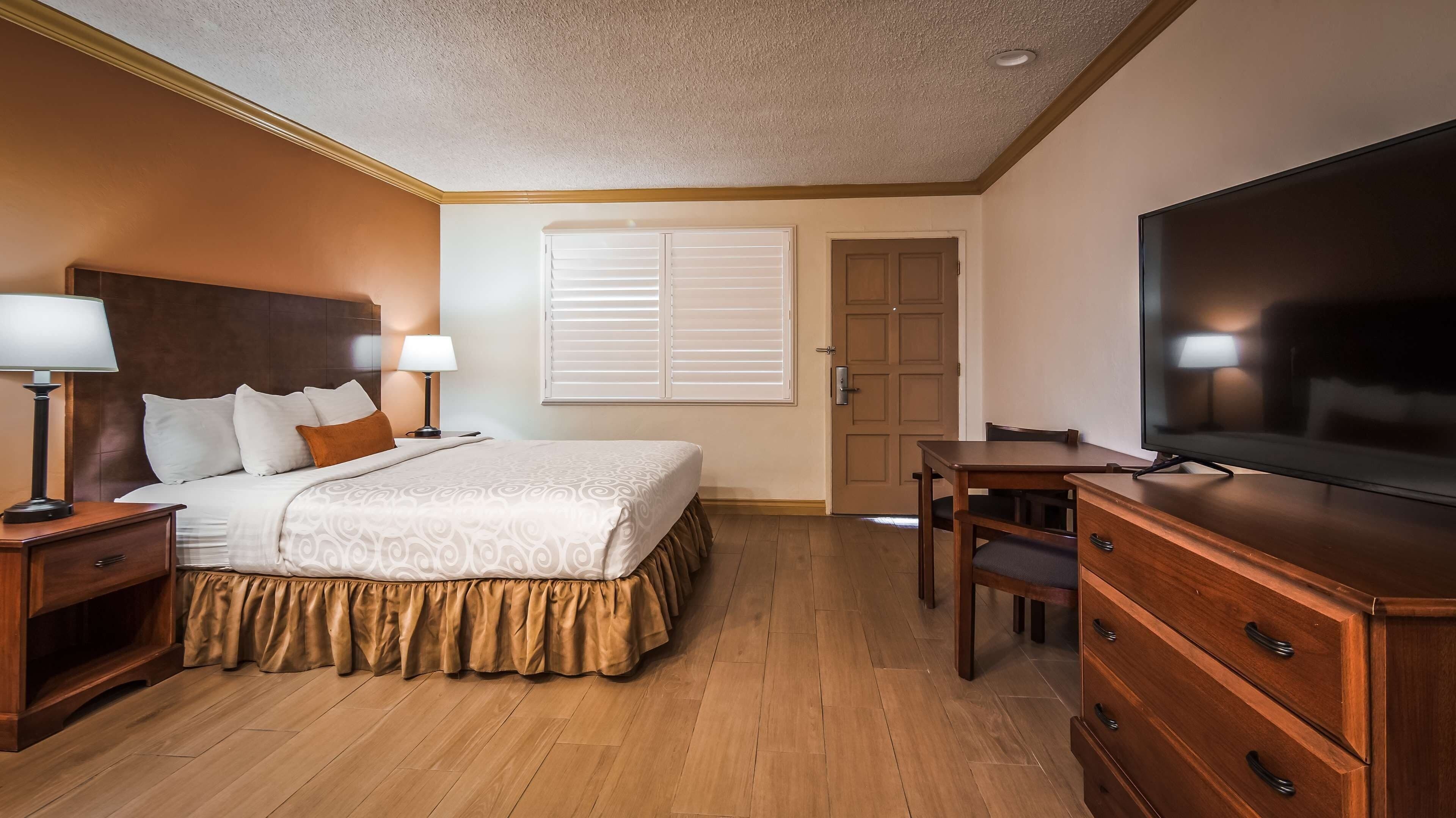 Premium bedding, in-room safe, blackout curtains, iron/ironing board