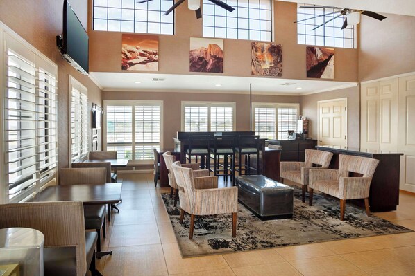 Lobby - Best Western Inn (Merced)