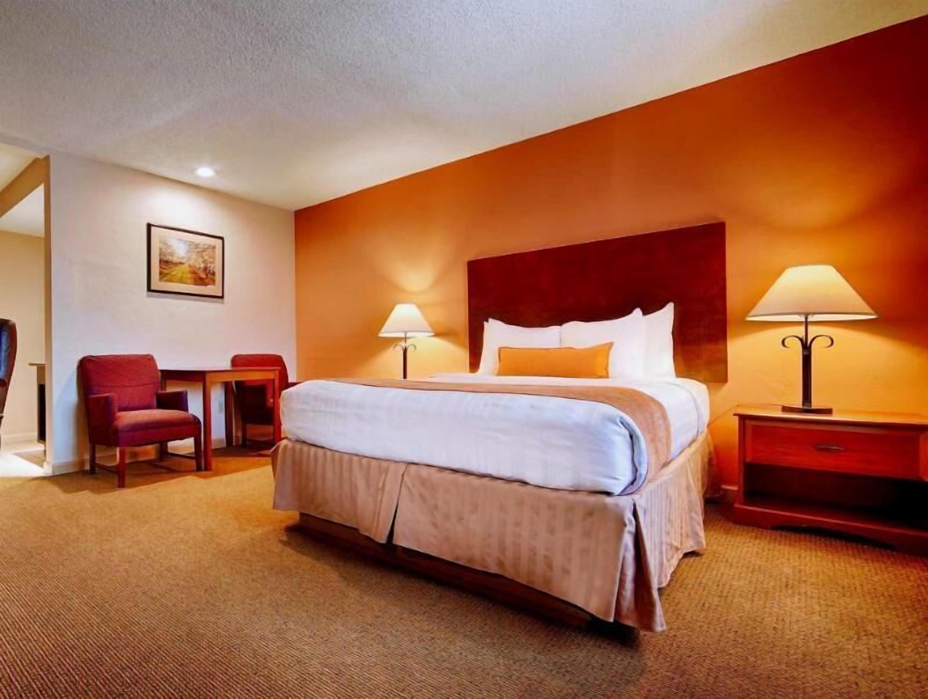 Premium bedding, in-room safe, blackout curtains, iron/ironing board