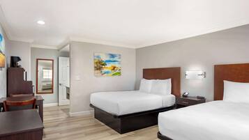 Roupas de cama premium, cofres nos quartos, cortinas blackout