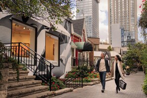 Exterior - Park Hyatt Toronto (Toronto)