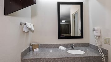 免費盥洗用品、毛巾、肥皂、洗髮精
