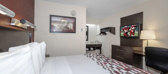 Red Roof Inn Dayton - Fairborn/ Nutter Center