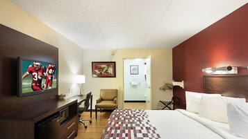 Meja, ruang kerja komputer riba, langsir/tirai gelap terus