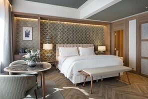 Suite, 1 King Bed with Sofa bed, Corner | Premium bedding, memory foam beds, minibar, in-room safe