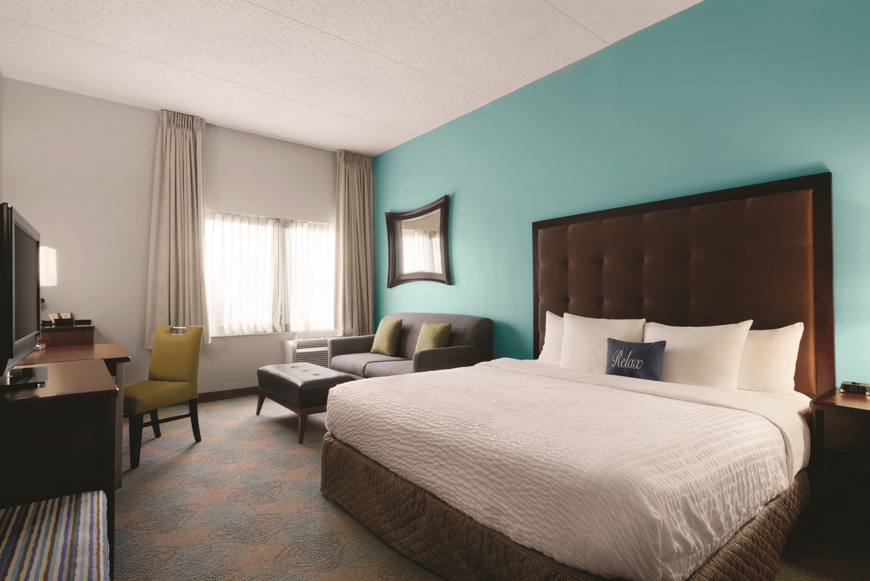 premier room, 1 king bed with sofa bed, accessible (sofa sleeper) | egyptian cotton sheets, premium bedding, desk, blackout curtains