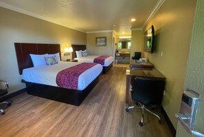Room, 2 Queen Beds, Non Smoking - Travelodge by Wyndham Costa Mesa Newport Beach Hacienda (Costa Mesa)