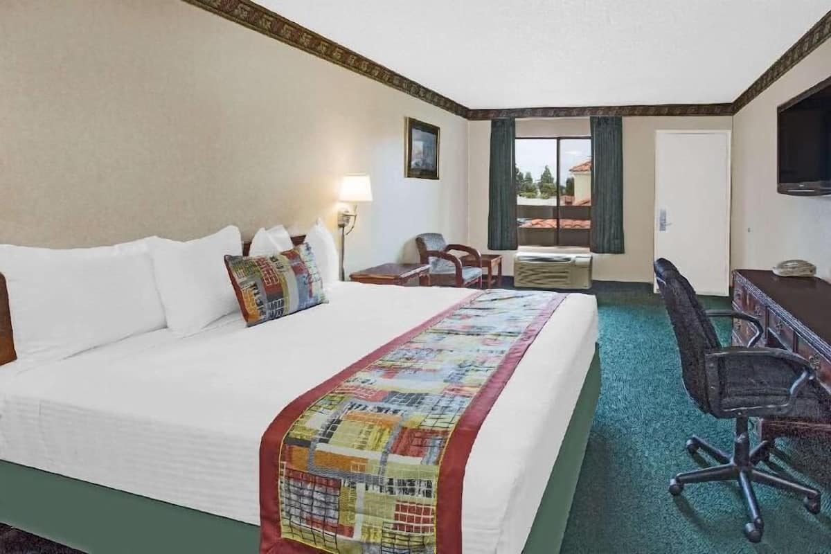 In-room safe, desk, blackout drapes, free WiFi