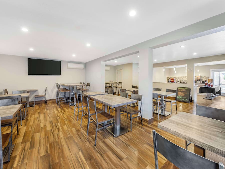 Petit déjeuner complet compris tous les jours