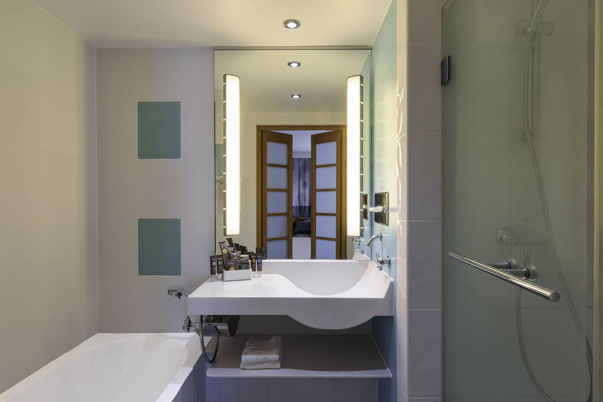 shower, rainfall showerhead, eco-friendly toiletries, hair dryer