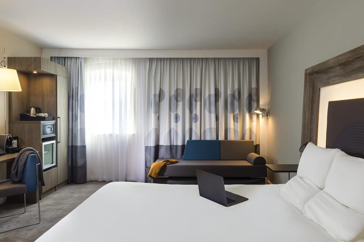 superior room, 1 queen bed (premium) | in-room safe, desk, blackout curtains, iron/ironing board