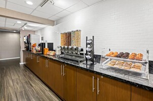 Free daily continental breakfast