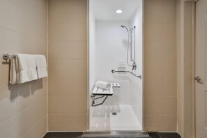 Shower, designer toiletries, hair dryer, towels - The Penn Stroud, Stroudsburg - Poconos, an Ascend Collection Hotel (Stroudsburg)