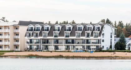 Quality Inn & Suites Beachfront