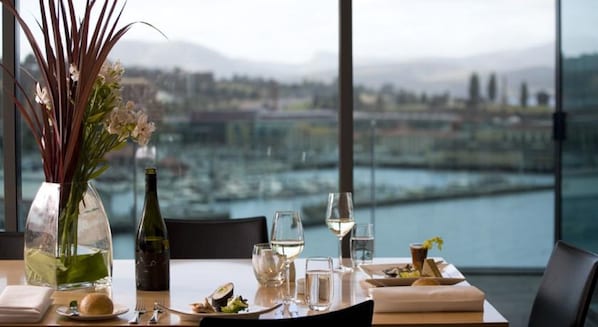 Penthouse, 2 Schlafzimmer, Hafenblick | Zimmerservice