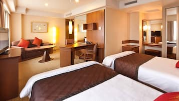 Premium bedding, pillowtop beds, minibar, in-room safe