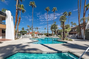 Front of property - Travelodge by Wyndham Palm Springs (Palm Springs)