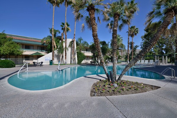 2 outdoor pools, open 7:00 AM to 10:00 PM, sun loungers