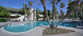 Travelodge by Wyndham Palm Springs