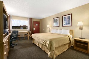 Desk, free cots/infant beds, free WiFi, bed sheets - Days Inn by Wyndham Oklahoma City Fairground (Oklahoma City)