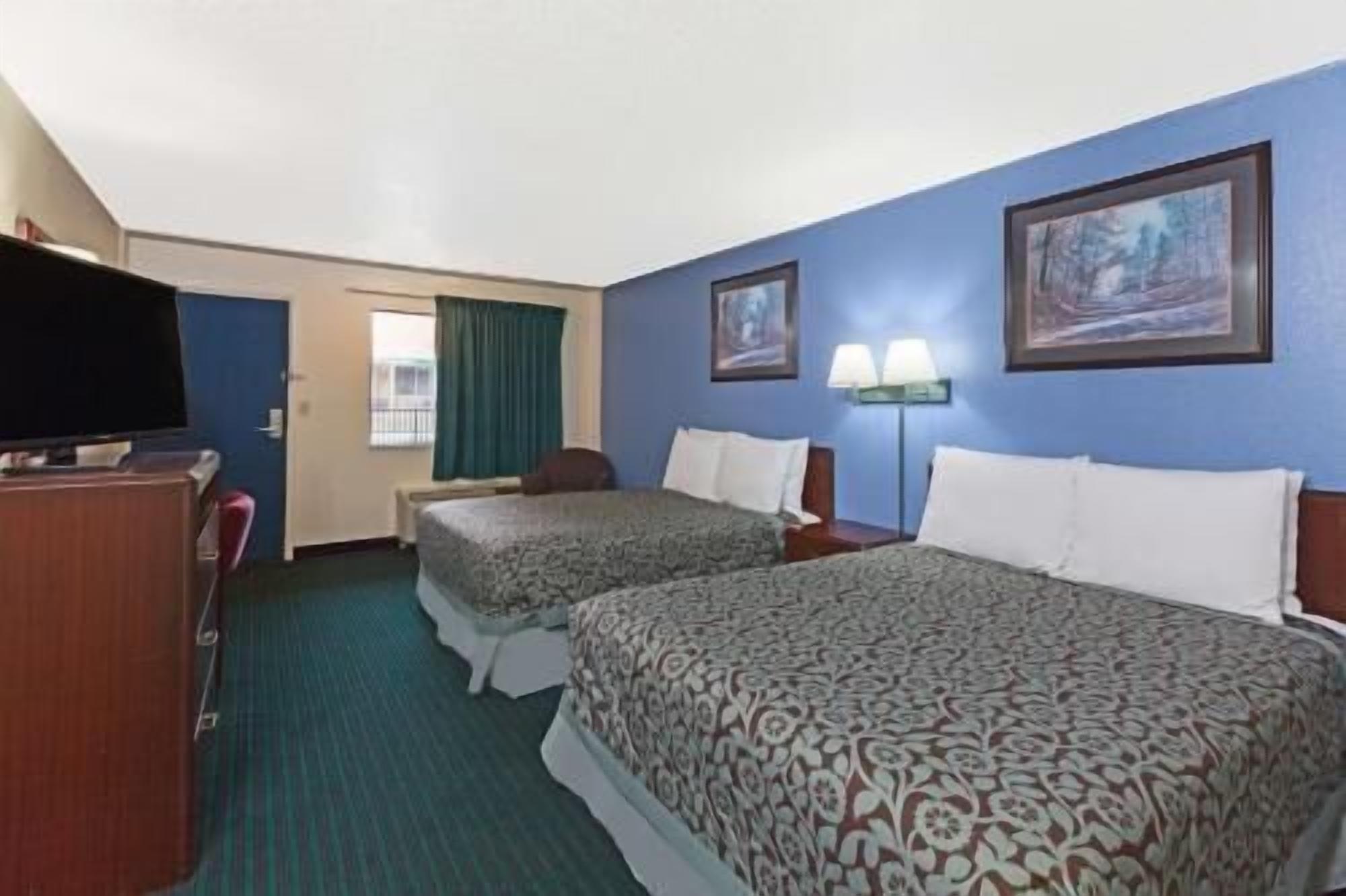 Desk, free cots/infant beds, free WiFi, bed sheets