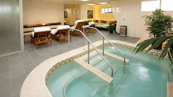 Salas de tratamiento para parejas, un sauna, baño turco