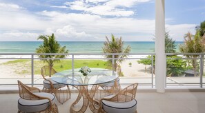2Bedroom Pool Suite Beach Front | Terraza o patio