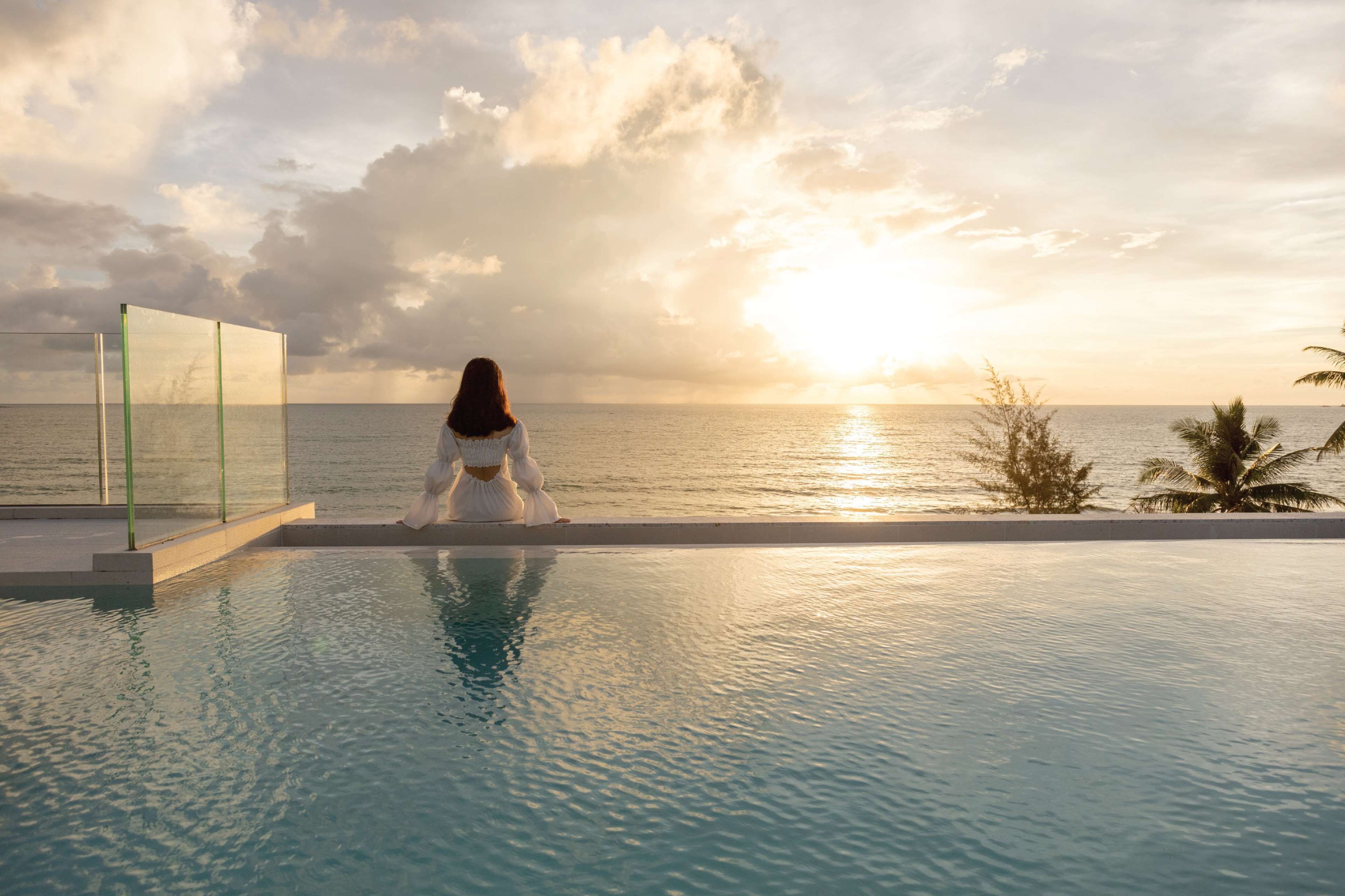 2Bedroom Pool Suite Beach Front | Balcony