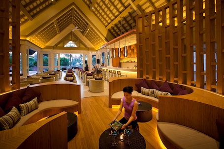 2 bars/lounges, swim-up bar, poolside bar. Angsana Laguna Phuket