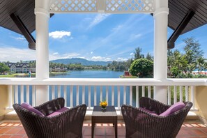 Laguna Premier Room | Lake view