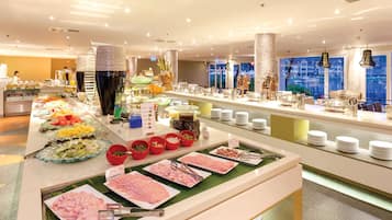 Daily buffet breakfast (THB 900 per person)