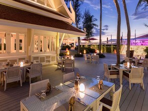 5 restaurantes; se sirven desayunos, comidas, cenas y brunch