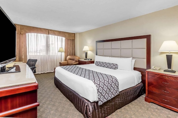 Premium bedding, pillowtop beds, in-room safe, individually decorated