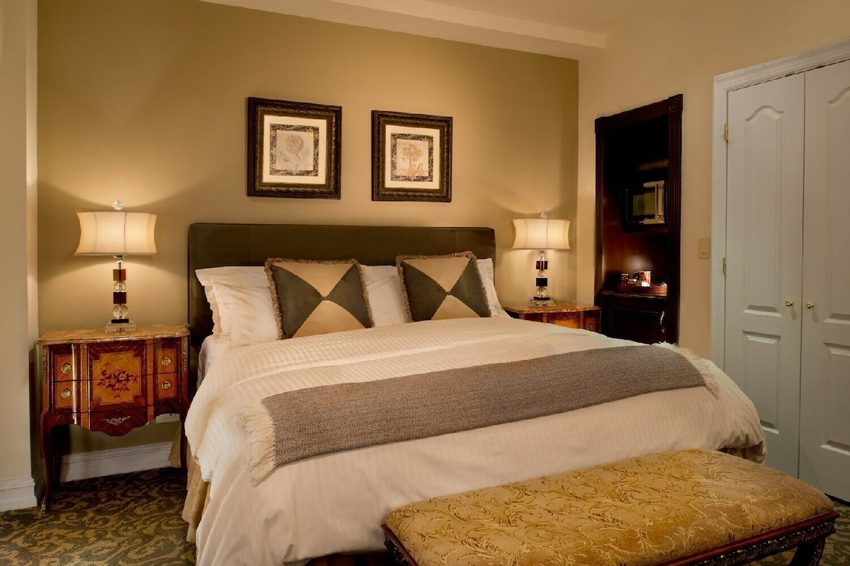 Deluxe Room, 1 Katil Raja (King) | Cadar Frette Itali, peralatan tempat tidur premium, gebar bulu kapas