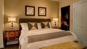 Habitación Deluxe, 1 cama King size | Sábanas italianas Frette, ropa de cama de alta calidad y edredón