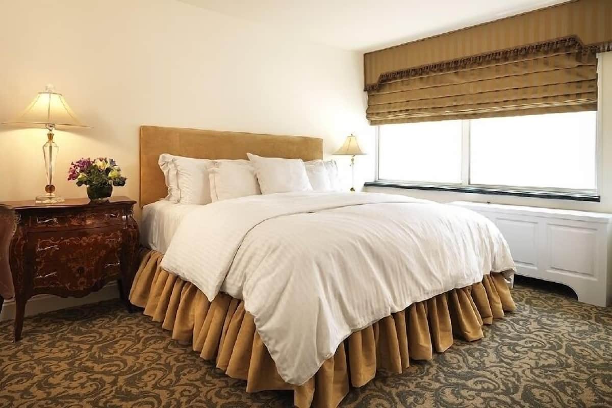 Executive Suite, 1 Bedroom | Cadar Frette Itali, peralatan tempat tidur premium, gebar bulu kapas