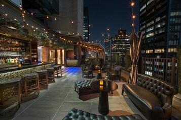 2 barer/lounger och bar på takterrassen