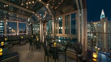 2 bares o lounges, bar en la azotea