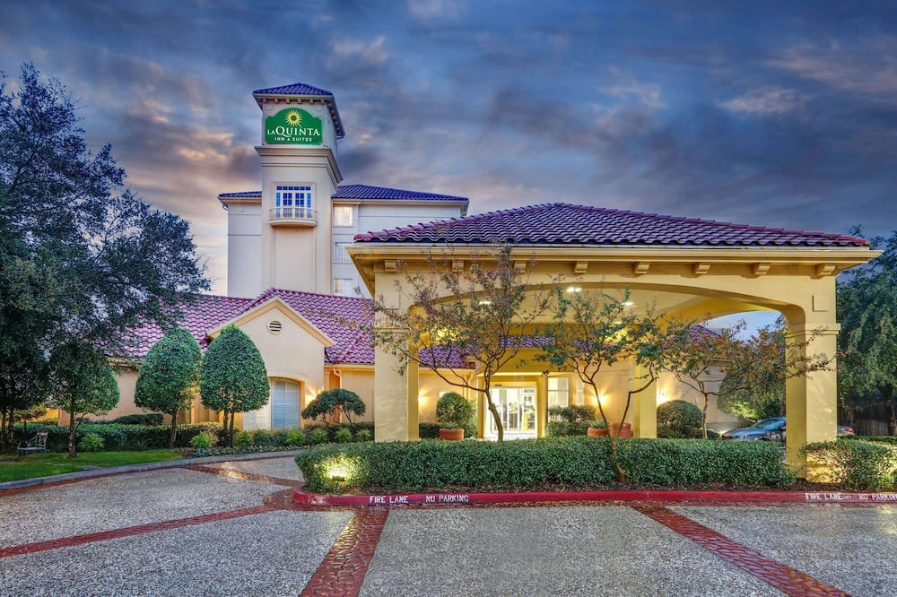 La Quinta Inn & Suites by Wyndham Dallas North Central