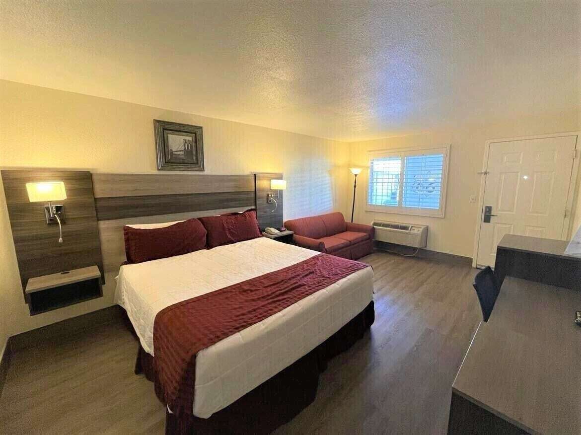 Ameublement personnalisé, bureau, chambres insonorisées, Wi-Fi gratuit