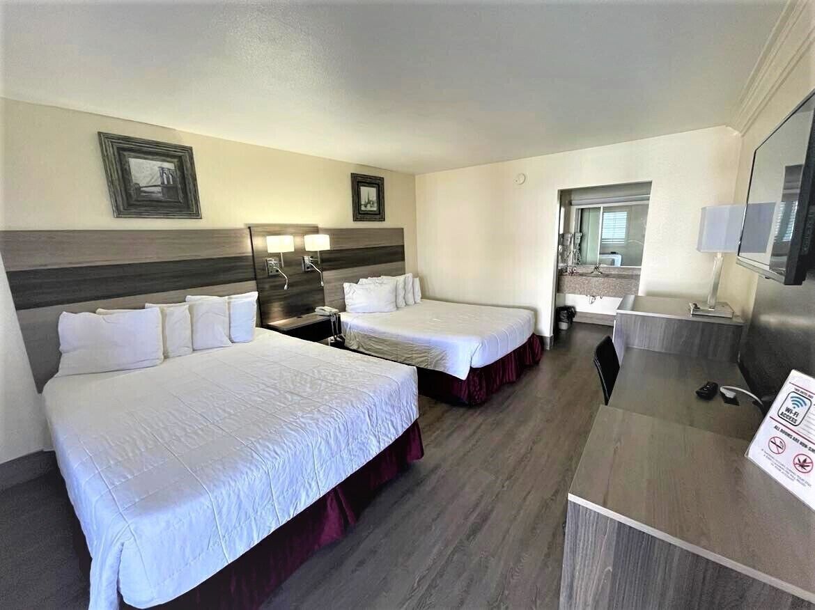 Ameublement personnalisé, bureau, chambres insonorisées, Wi-Fi gratuit