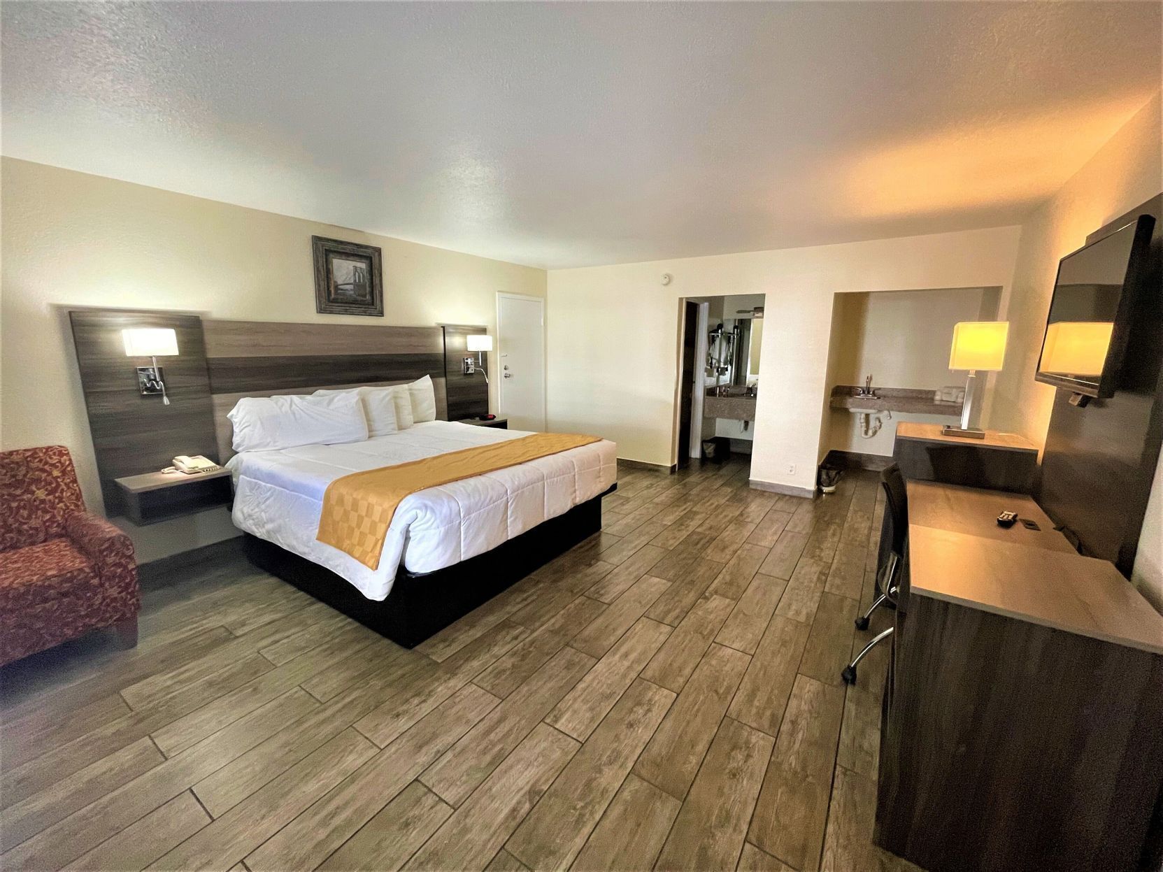 Ameublement personnalisé, bureau, chambres insonorisées, Wi-Fi gratuit